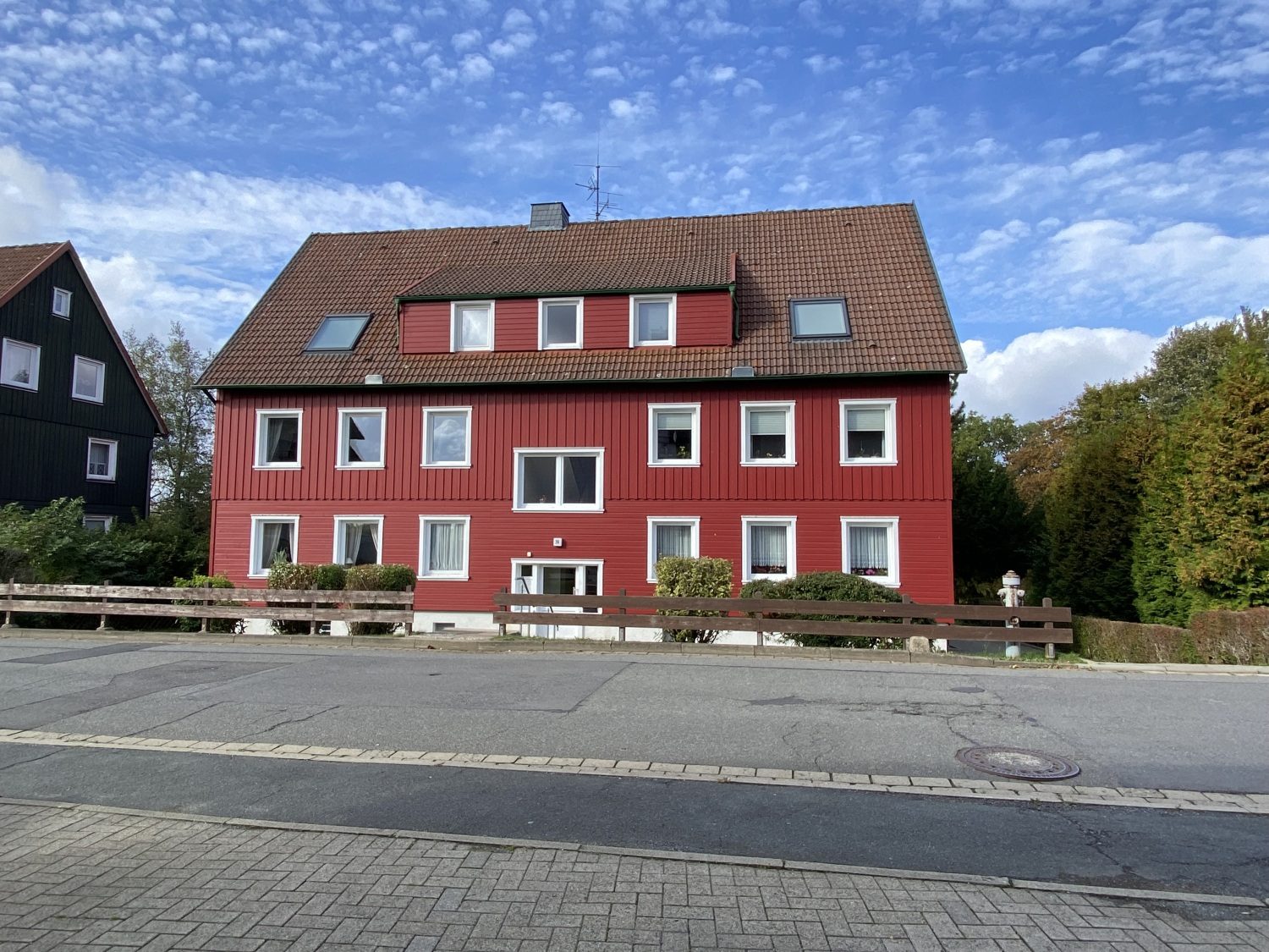 Haus Bohlweg 24 mit roter Fassade